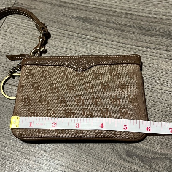 Dooney & Bourke Small Brown Wristlet Key Ring Zip Coin and Card Holder Bag - Picture 8 of 9